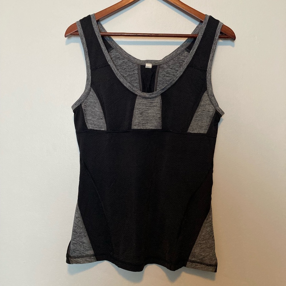 Lululemon tank in gray and black